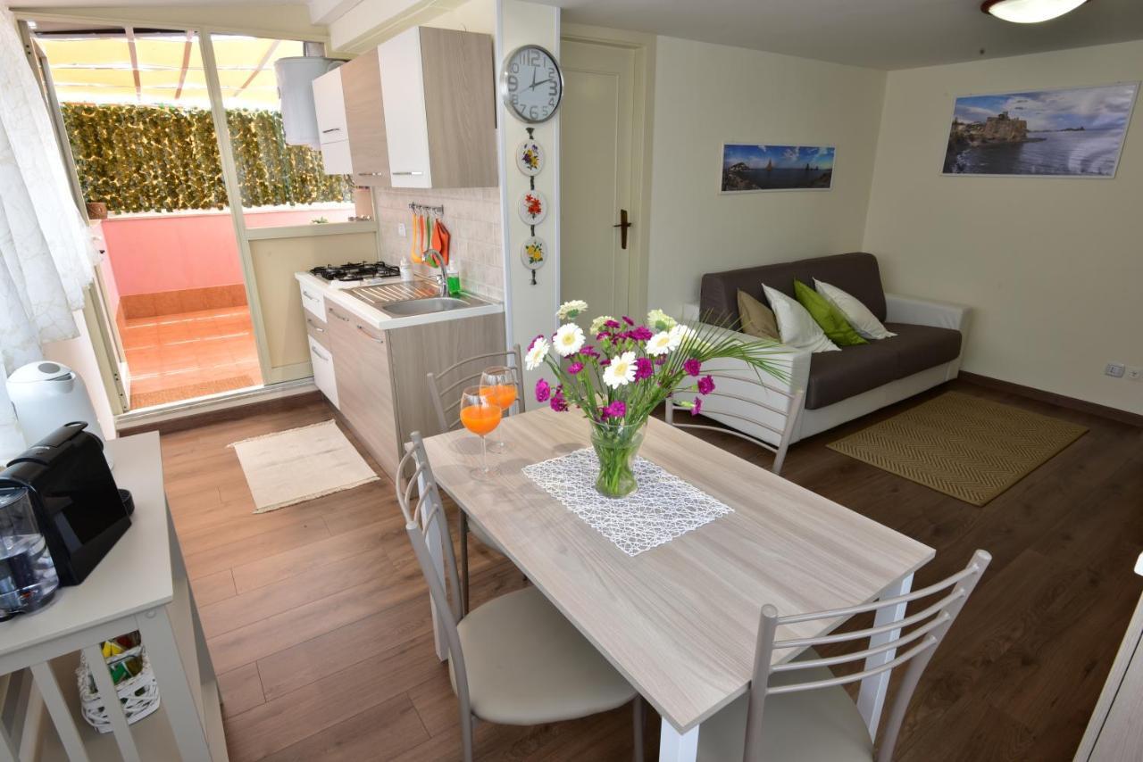 La Petite Maison Aci Castello Zewnętrze zdjęcie